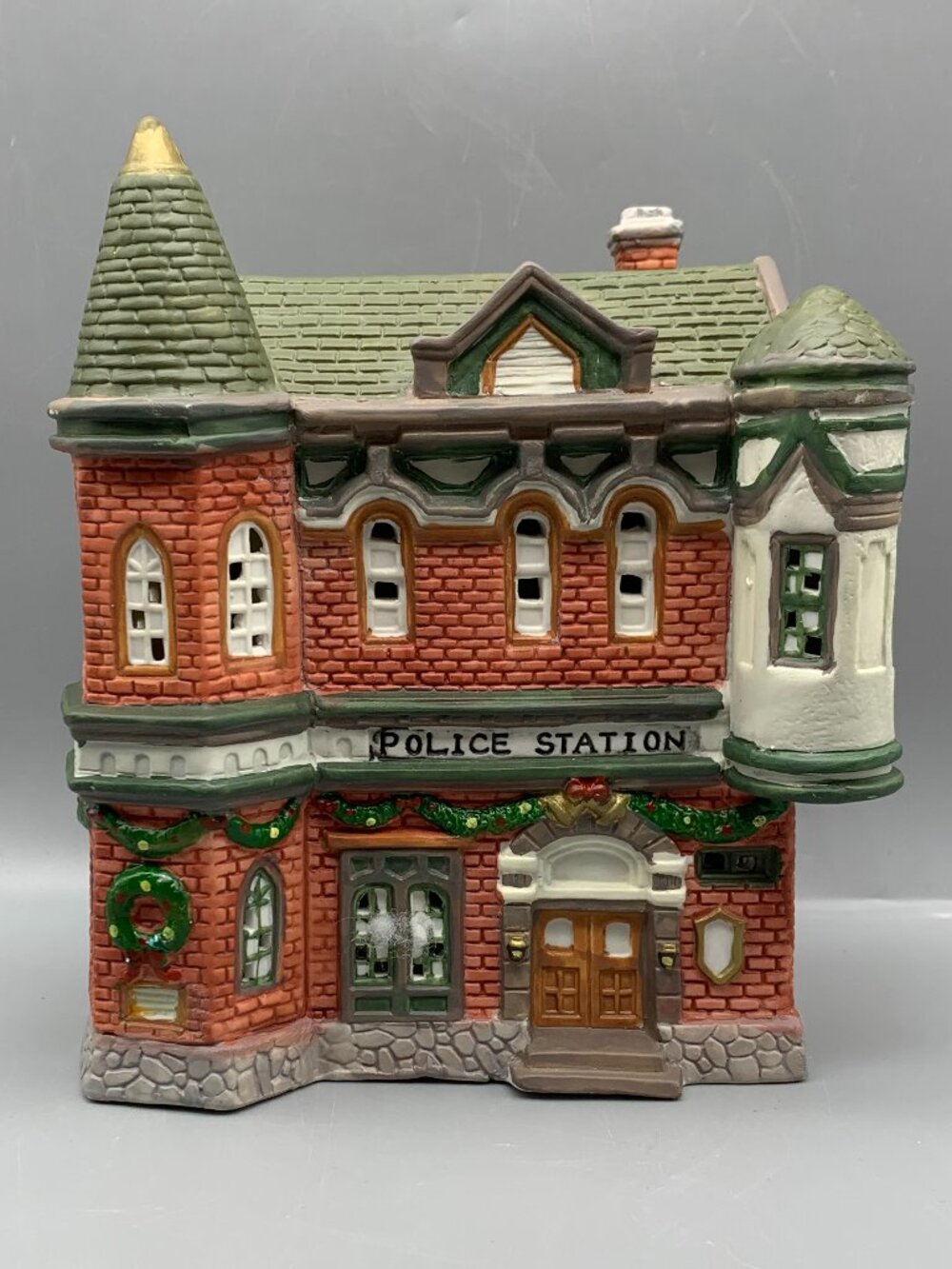 1994 Dickens Collectables Towne Series Porcelain Christmas Village Police Stn.